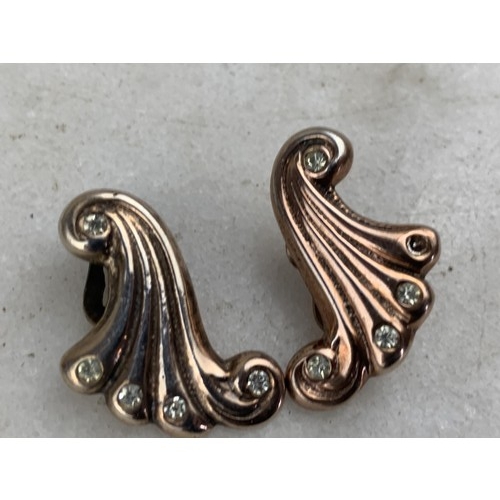 224 - A SILVER GILT ART DECO STYLE CLIP ON EARRINGS