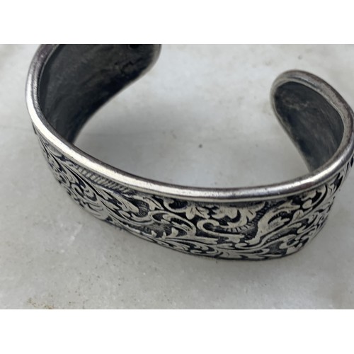 256 - A LARGE MIGLIO CUFF BANGLE