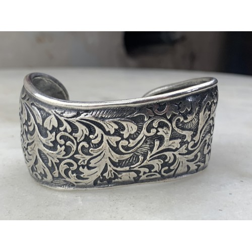 256 - A LARGE MIGLIO CUFF BANGLE