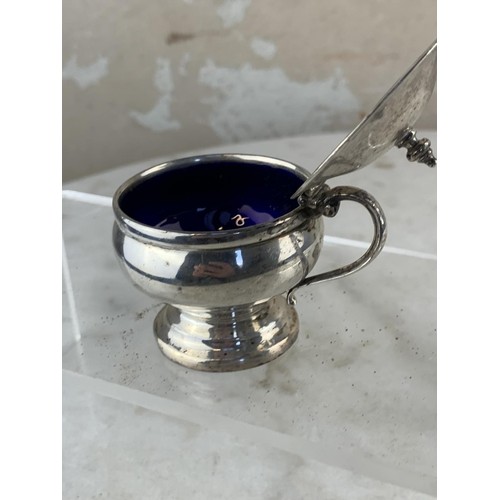 288 - A BIRHINGHAM SILVER MUSTARD WITH LID & BLUE GLASS LINER TOTAL 68.8G DATED 1932