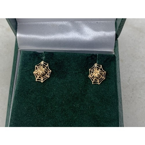 289 - A PAIR OF 9ct GOLD SPIDER WEB EARRINGS