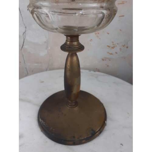 306 - A BRASS PILLAR OIL LAMP 18