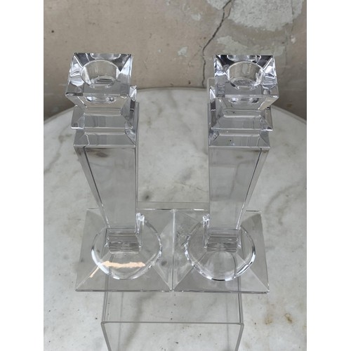 323 - A PAIR OF TYRONE GLASS CANDLESTICKS 9