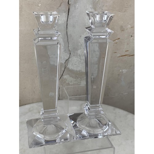 323 - A PAIR OF TYRONE GLASS CANDLESTICKS 9