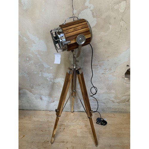 410 - NEW STUDIO STYLE LAMP ON TRIPOD ADJUSTABLE BASE IN ROSEWOOD FINISH 5ft at its tallest