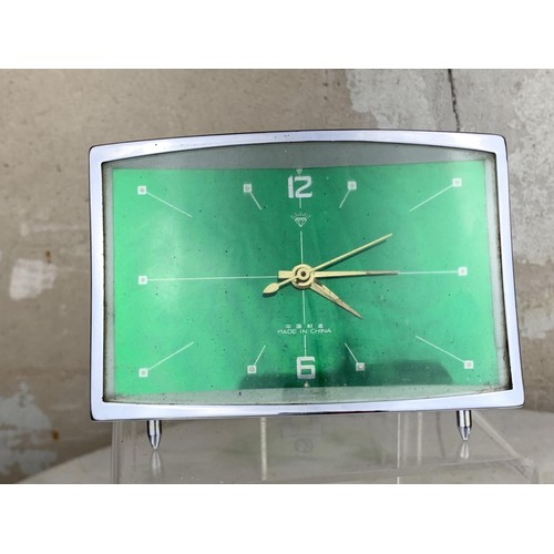 453 - ENAMEL GREEN VINTAGE CLOCK WITH ENAMEL BACK 6 X 3