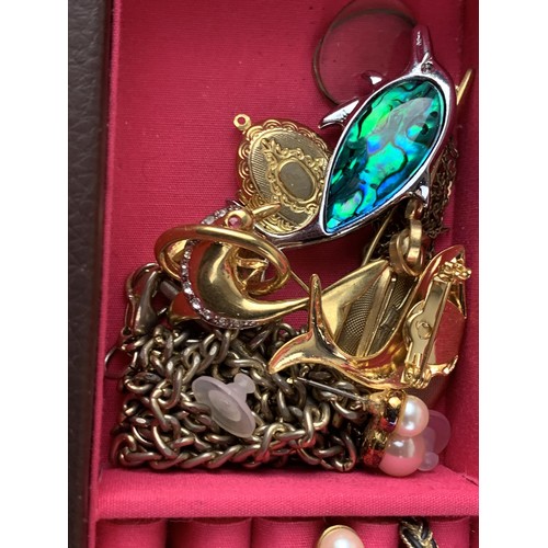 508 - A BOX OF MIXED JEWELLERY