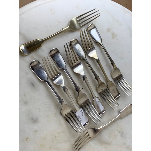 66 - A LOT OF 9 VINTAGE PLATED FORKS