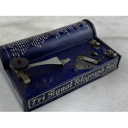 706 - TRI SIGNAL TELEGRAPH SET INTERNATIONAL CODE