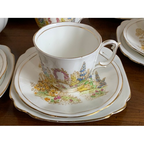 151 - ROSLYN CHINA TEA SERVICE 21 PIECE