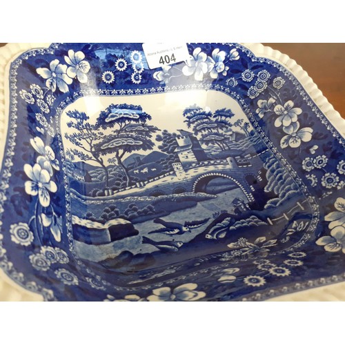 404 - A BLUE AND WHITE SPODE BOWL 