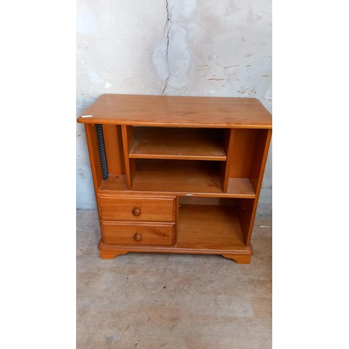 6 - A PINE ENTERTAINMENT UNIT