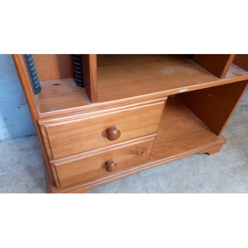 6 - A PINE ENTERTAINMENT UNIT