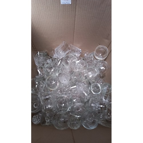 18 - A LARGE BOX OF ASSORTED GLASSWARE