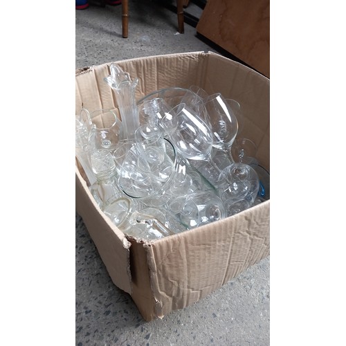 26 - A LARGE BOX OF MIXED GLASSWARE