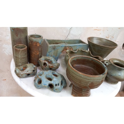 28 - LOT OF STUDIO WARE POTTERY IMPRESSED WITH LETTER M