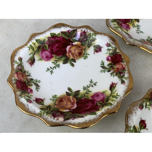 63 - ROYAL ALBERT OLD COUNTRY ROSE 4 SHAPED DISHES