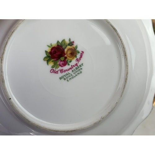 63 - ROYAL ALBERT OLD COUNTRY ROSE 4 SHAPED DISHES