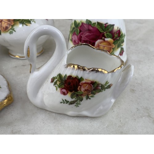 70 - ROYAL ALBERT OLD COUNTRY ROSE 5 PIECE LOT