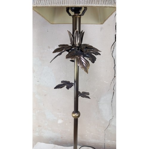 111 - ORNATE LEAF LAMP