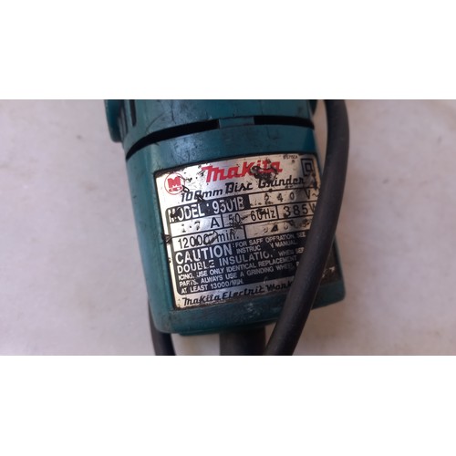 156 - A MAKITA GRINDER