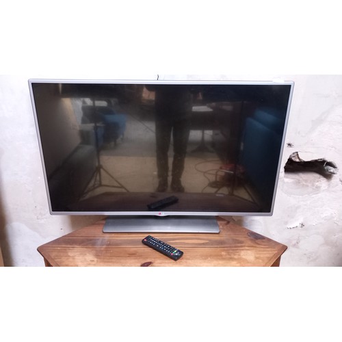 186 - LG TV WITH REMOTE CONTROL