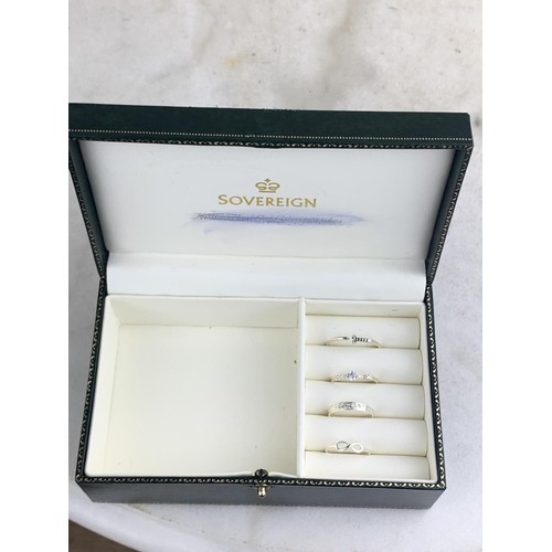 253 - 4 MIXED SILVER RINGS AND JEWELLERY BOX