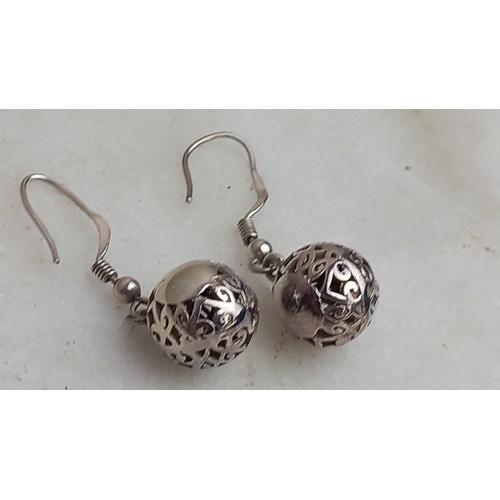 271 - PAIR OF SILVER EARRINGS