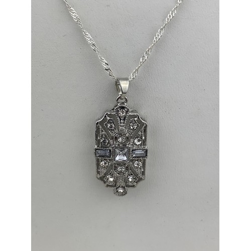 281 - A SILVER ART DECO CRYSTAL PENDANT ON SILVER CHAIN