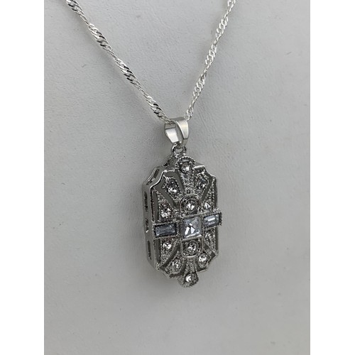 281 - A SILVER ART DECO CRYSTAL PENDANT ON SILVER CHAIN