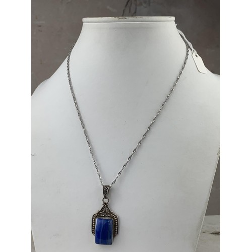 295 - A LAPIS SILVER PENDANT ON SILVER CHAIN