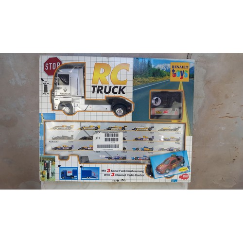 339 - A REMOTE CONTROL TRUCK