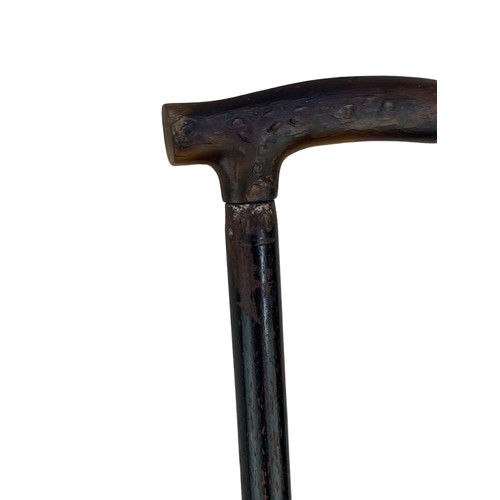 358 - A VINTAGE HORN HANDLED WALKING CANE