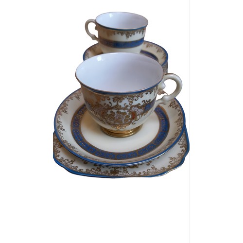 433 - A HANDPAINTED 30 PIECE TEA SERVICE