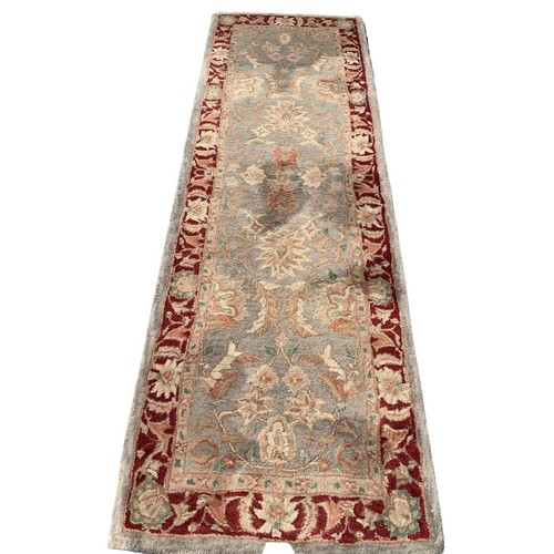 452 - PATTENED RUNNER RUG