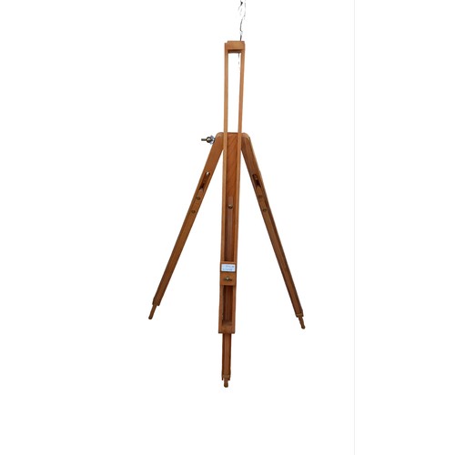 454 - A FREE STANDING EASEL