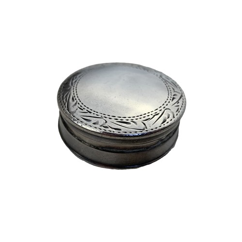 575 - SILVER CIRCULAR PILL BOX