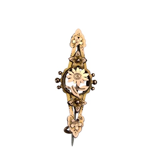 241 - AN ANTIQUE GOLD FLORAL DESIGNER BROOCH