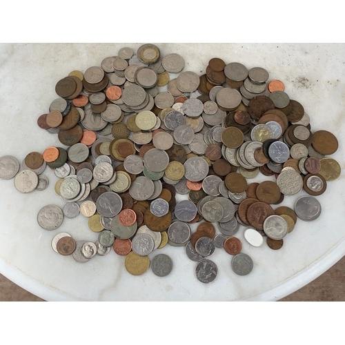 424 - A HEAVY BOX OF OLD MIXED COINS