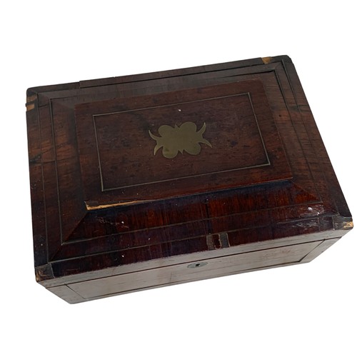 468 - AN ANTIQUE MAHOGANY BOX WITH BRASS INLAY