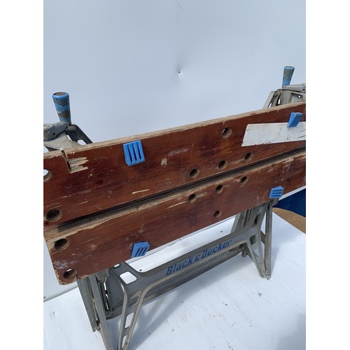 5 - A BLACK AND DECKER WORKMATE