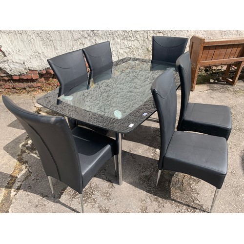 151 - BLACK & CLEAR GLASS DESIGNER STYLE DINING TABLE & 6 BLACK LEATHER STYLE DINING CHAIRS