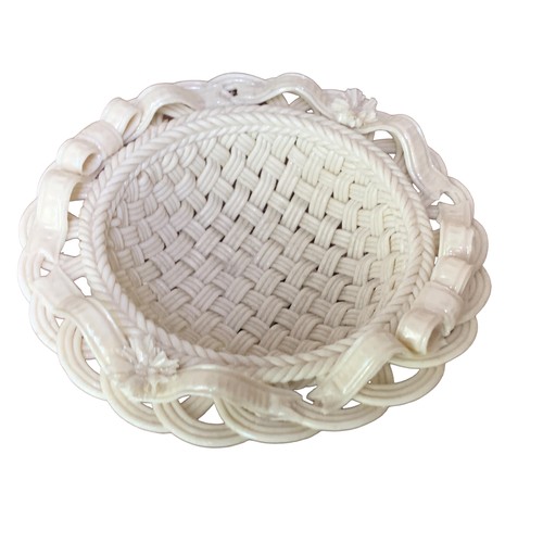 6 - A SELECTION OF BELLEEK INCLUDING A PIERCED BASKET