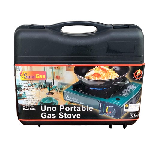 371 - A PORTABLE CAMPING STOVE