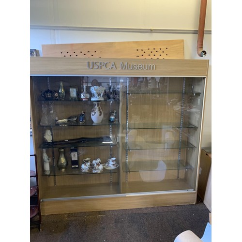 758 - A LARGE DOUBLE DOOR DISPLAY CABINET 85X78.5