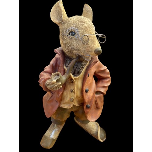 39 - 2 ANIMAL FIGURES