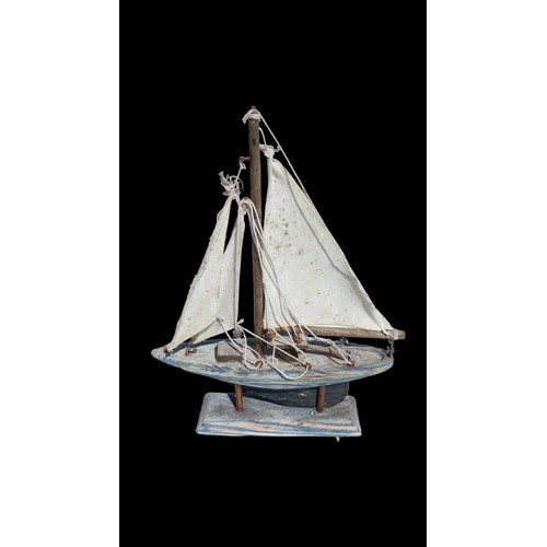 44 - LIGHTHOUSE AND BOAT ORNAMENTS