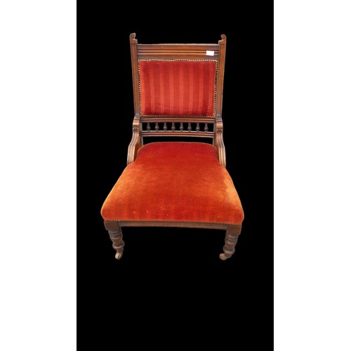 40 - A VICTORIAN NURSING CHAIR