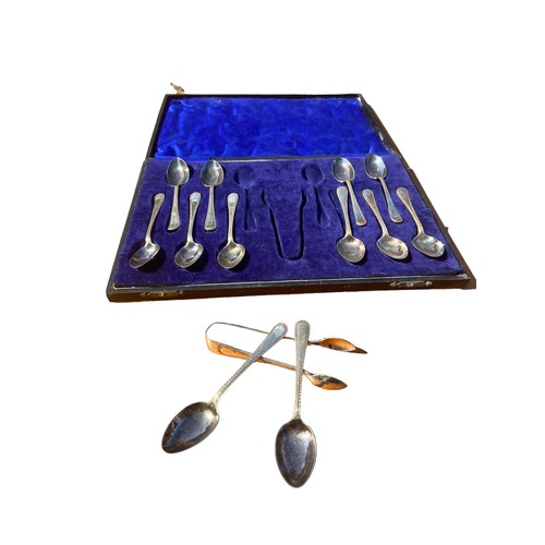 53 - A CASED SET OF 12 SPOONS & EP TONGS