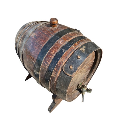 110 - A MINITURE WOODEN BARRELL DRINKS KEG